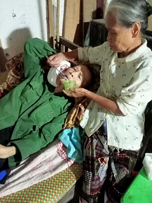 Nghĩa tình đồng đội: Cựu chiến binh Nguyễn Văn Huệ rất cần giúp đỡ